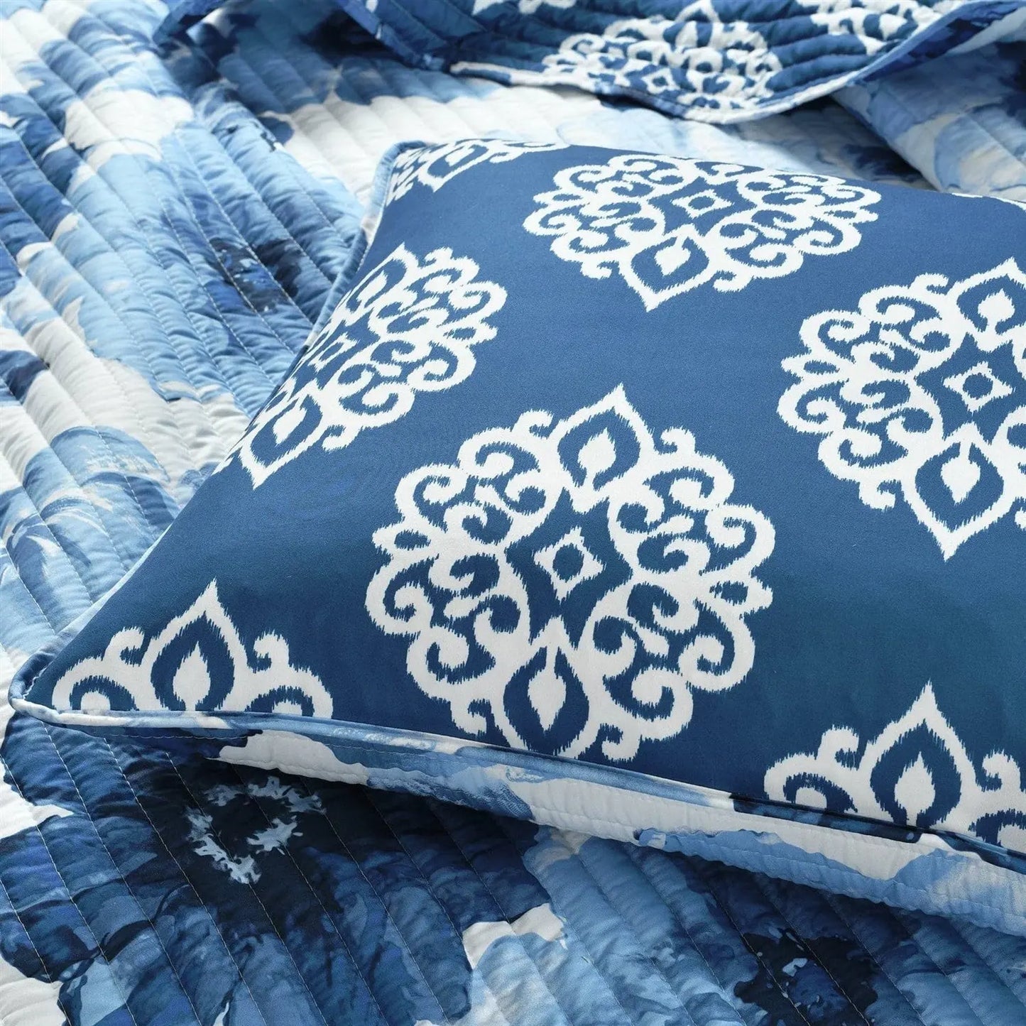 King size Blue Flowers Lightweight Polyester Microfiber Quilt Set FastFurnishings