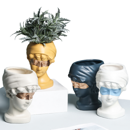 European Style Little Girl Vase Ze BlakHom