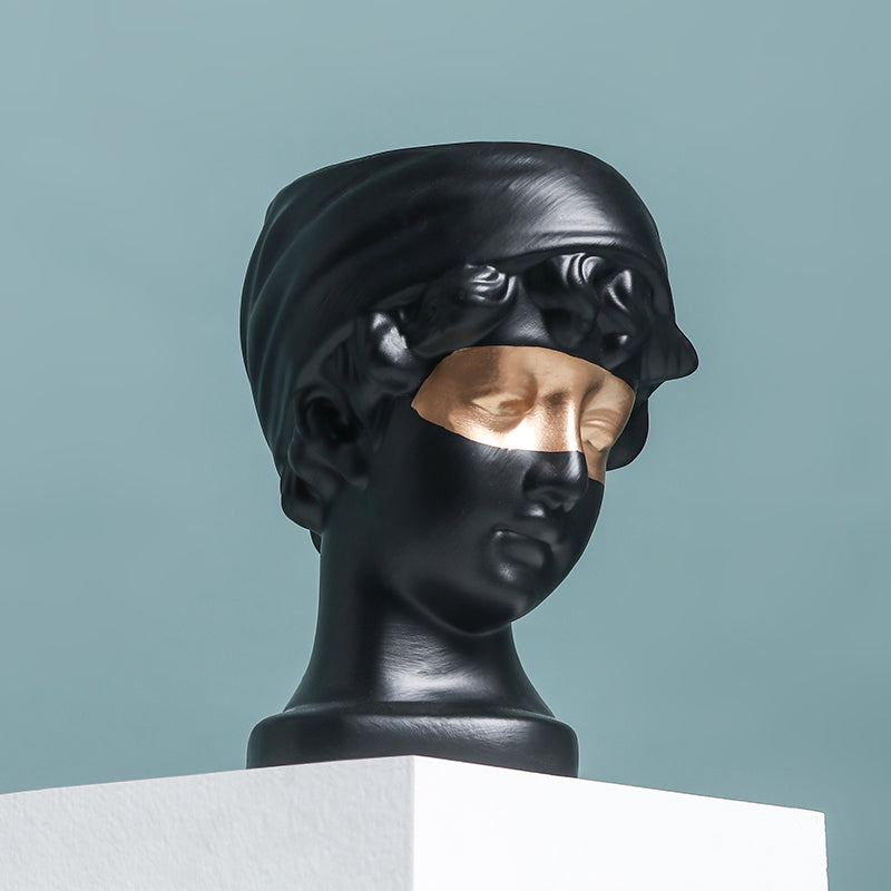 European Style Little Girl Vase Ze BlakHom